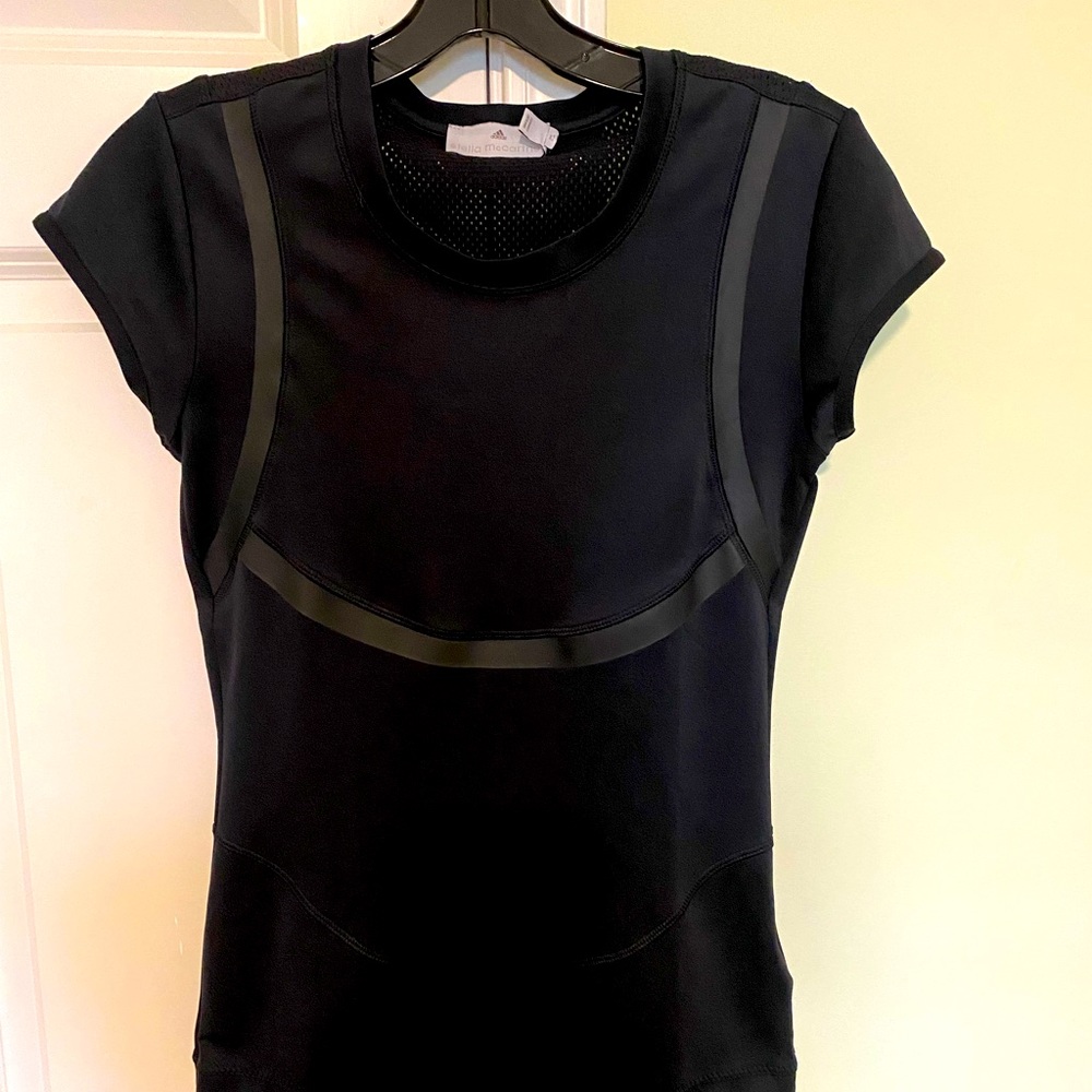 Stella McCartney black short sleeve athletic tee size small